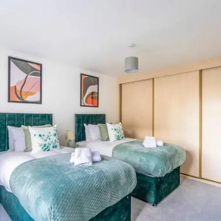 Large Sea View 2 Bedroom Sleeps 6 - Free Parking Bournemouth Exterior photo