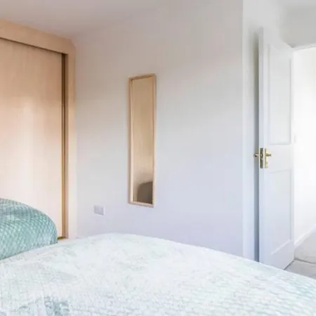 Large Sea View 2 Bedroom Sleeps 6 - Free Parking Bournemouth Exterior photo