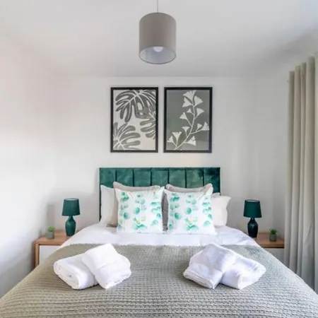 Large Sea View 2 Bedroom Sleeps 6 - Free Parking Bournemouth Exterior photo
